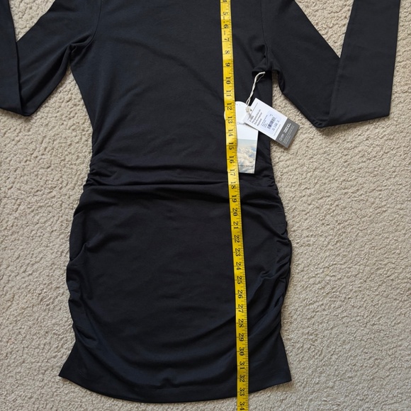 Vuori women’s long Sleeve Halo Essential Dress Black Heather Size M NWT - Picture 13 of 13